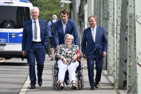 Armin Laschet bei einer Gedenkveranstaltung zum 60. Jahrestag des Baus der Berliner Mauer in Potsdam