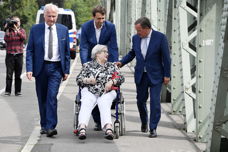 Armin Laschet bei einer Gedenkveranstaltung zum 60. Jahrestag des Baus der Berliner Mauer in Potsdam