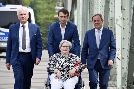 Armin Laschet bei einer Gedenkveranstaltung zum 60. Jahrestag des Baus der Berliner Mauer in Potsdam