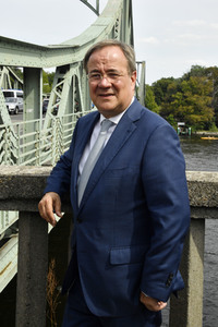 Armin Laschet bei einer Gedenkveranstaltung zum 60. Jahrestag des Baus der Berliner Mauer in Potsdam