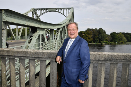Armin Laschet bei einer Gedenkveranstaltung zum 60. Jahrestag des Baus der Berliner Mauer in Potsdam