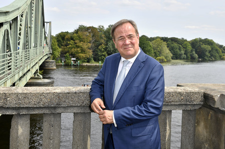 Armin Laschet bei einer Gedenkveranstaltung zum 60. Jahrestag des Baus der Berliner Mauer in Potsdam