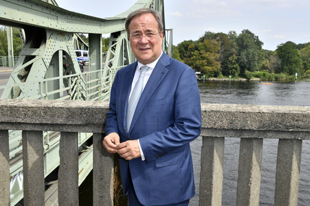 Armin Laschet bei einer Gedenkveranstaltung zum 60. Jahrestag des Baus der Berliner Mauer in Potsdam