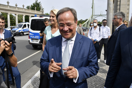 Armin Laschet bei einer Gedenkveranstaltung zum 60. Jahrestag des Baus der Berliner Mauer in Potsdam