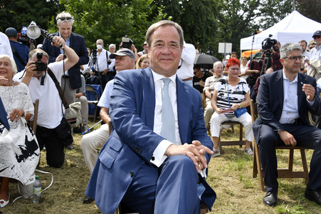 Armin Laschet bei einer Gedenkveranstaltung zum 60. Jahrestag des Baus der Berliner Mauer in Potsdam