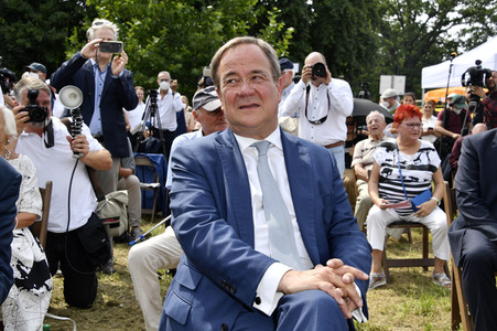 Armin Laschet bei einer Gedenkveranstaltung zum 60. Jahrestag des Baus der Berliner Mauer in Potsdam