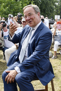 Armin Laschet bei einer Gedenkveranstaltung zum 60. Jahrestag des Baus der Berliner Mauer in Potsdam