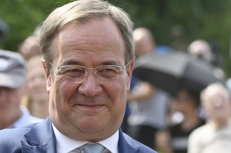 Armin Laschet bei einer Gedenkveranstaltung zum 60. Jahrestag des Baus der Berliner Mauer in Potsdam