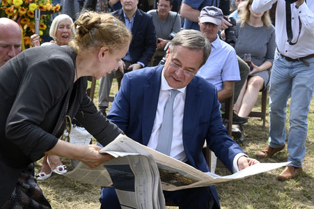 Armin Laschet bei einer Gedenkveranstaltung zum 60. Jahrestag des Baus der Berliner Mauer in Potsdam