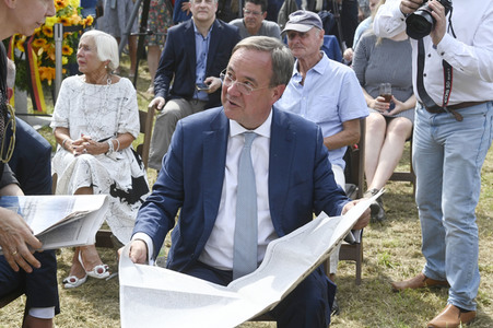 Armin Laschet bei einer Gedenkveranstaltung zum 60. Jahrestag des Baus der Berliner Mauer in Potsdam