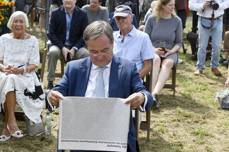 Armin Laschet bei einer Gedenkveranstaltung zum 60. Jahrestag des Baus der Berliner Mauer in Potsdam