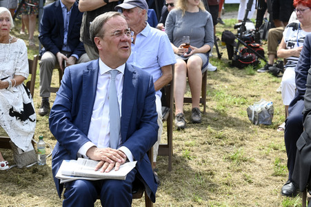 Armin Laschet bei einer Gedenkveranstaltung zum 60. Jahrestag des Baus der Berliner Mauer in Potsdam