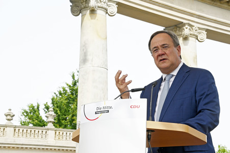 Armin Laschet bei einer Gedenkveranstaltung zum 60. Jahrestag des Baus der Berliner Mauer in Potsdam