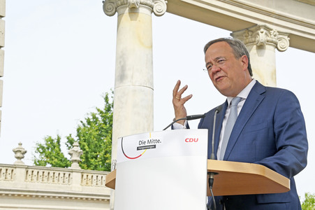 Armin Laschet bei einer Gedenkveranstaltung zum 60. Jahrestag des Baus der Berliner Mauer in Potsdam