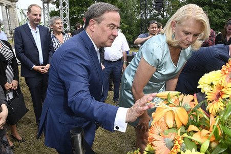 Armin Laschet bei einer Gedenkveranstaltung zum 60. Jahrestag des Baus der Berliner Mauer in Potsdam
