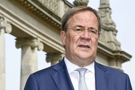 Armin Laschet bei einer Gedenkveranstaltung zum 60. Jahrestag des Baus der Berliner Mauer in Potsdam