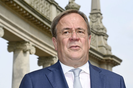 Armin Laschet bei einer Gedenkveranstaltung zum 60. Jahrestag des Baus der Berliner Mauer in Potsdam