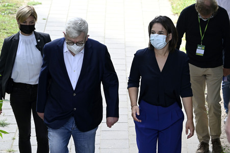 Besuch von Kanlzerkandidatin Annalena Baerbock und Joschka Fischer in Frankfurt (Oder)