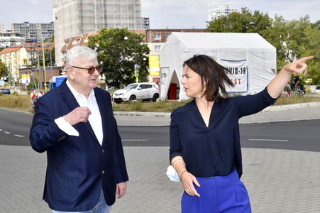 Besuch von Kanlzerkandidatin Annalena Baerbock und Joschka Fischer in Frankfurt (Oder)