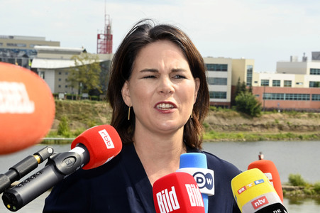 Besuch von Kanlzerkandidatin Annalena Baerbock und Joschka Fischer in Frankfurt (Oder)