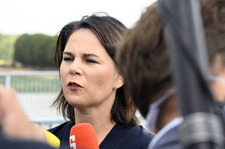 Besuch von Kanlzerkandidatin Annalena Baerbock und Joschka Fischer in Frankfurt (Oder)