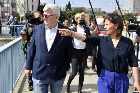 Besuch von Kanlzerkandidatin Annalena Baerbock und Joschka Fischer in Frankfurt (Oder)