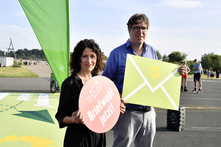 Start der Briefwahlkampagne von Bündnis 90/Die Grünen in Berlin