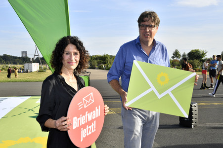 Start der Briefwahlkampagne von Bündnis 90/Die Grünen in Berlin