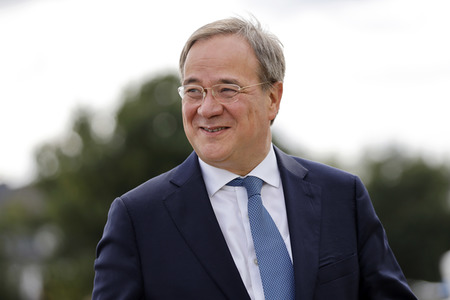 Armin Laschet bei der Inbetriebnahme das Pumpwerks Oberhausen