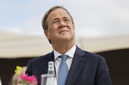 Armin Laschet bei der Inbetriebnahme das Pumpwerks Oberhausen