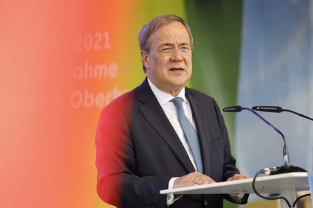 Armin Laschet bei der Inbetriebnahme das Pumpwerks Oberhausen