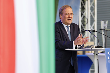 Armin Laschet bei der Inbetriebnahme das Pumpwerks Oberhausen