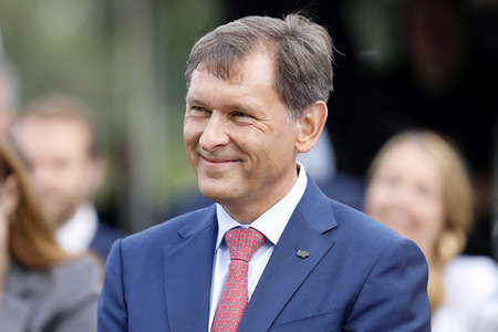 Armin Laschet bei der Inbetriebnahme das Pumpwerks Oberhausen