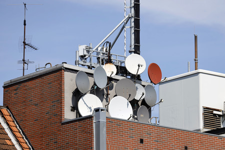 Symbolfoto TV-Schüsseln