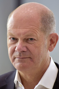 Olaf Scholz besucht die Merck KGaA in Darmstadt