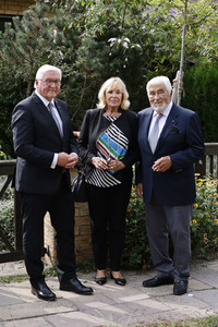 Verlegung eines Stolpersteins für NS-Opfer Bruno Lüdke in Berlin