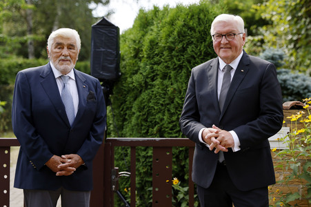 Verlegung eines Stolpersteins für NS-Opfer Bruno Lüdke in Berlin