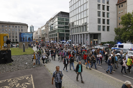 Demonstration von Kritikern der Corona-Maßnahmen in Berlin