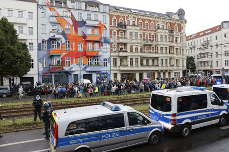 Demonstration von Kritikern der Corona-Maßnahmen in Berlin