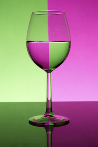 Symbolfoto Weinglas