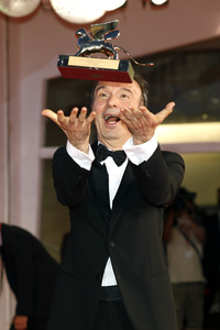Goldener Löwe für Roberto Benigni, Internationale Filmfestspiele von Venedig 2021