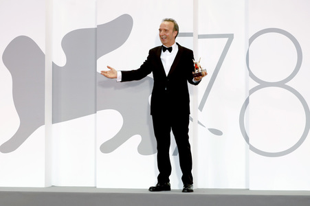 Goldener Löwe für Roberto Benigni, Internationale Filmfestspiele von Venedig 2021