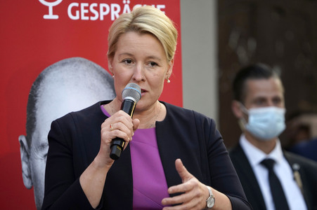 Olaf Scholz und Franziska Giffey beim Zukunftsgespräch in Berlin