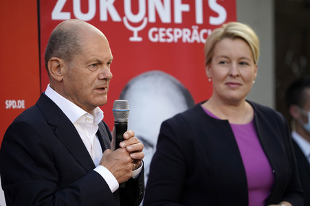 Olaf Scholz und Franziska Giffey beim Zukunftsgespräch in Berlin