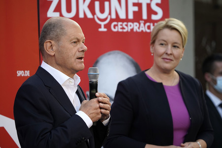 Olaf Scholz und Franziska Giffey beim Zukunftsgespräch in Berlin