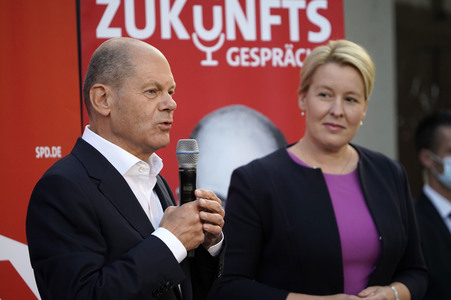 Olaf Scholz und Franziska Giffey beim Zukunftsgespräch in Berlin