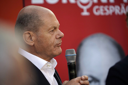 Olaf Scholz und Franziska Giffey beim Zukunftsgespräch in Berlin