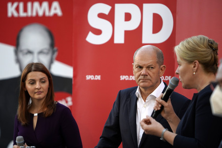 Olaf Scholz und Franziska Giffey beim Zukunftsgespräch in Berlin