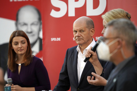 Olaf Scholz und Franziska Giffey beim Zukunftsgespräch in Berlin