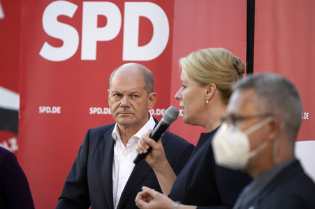 Olaf Scholz und Franziska Giffey beim Zukunftsgespräch in Berlin